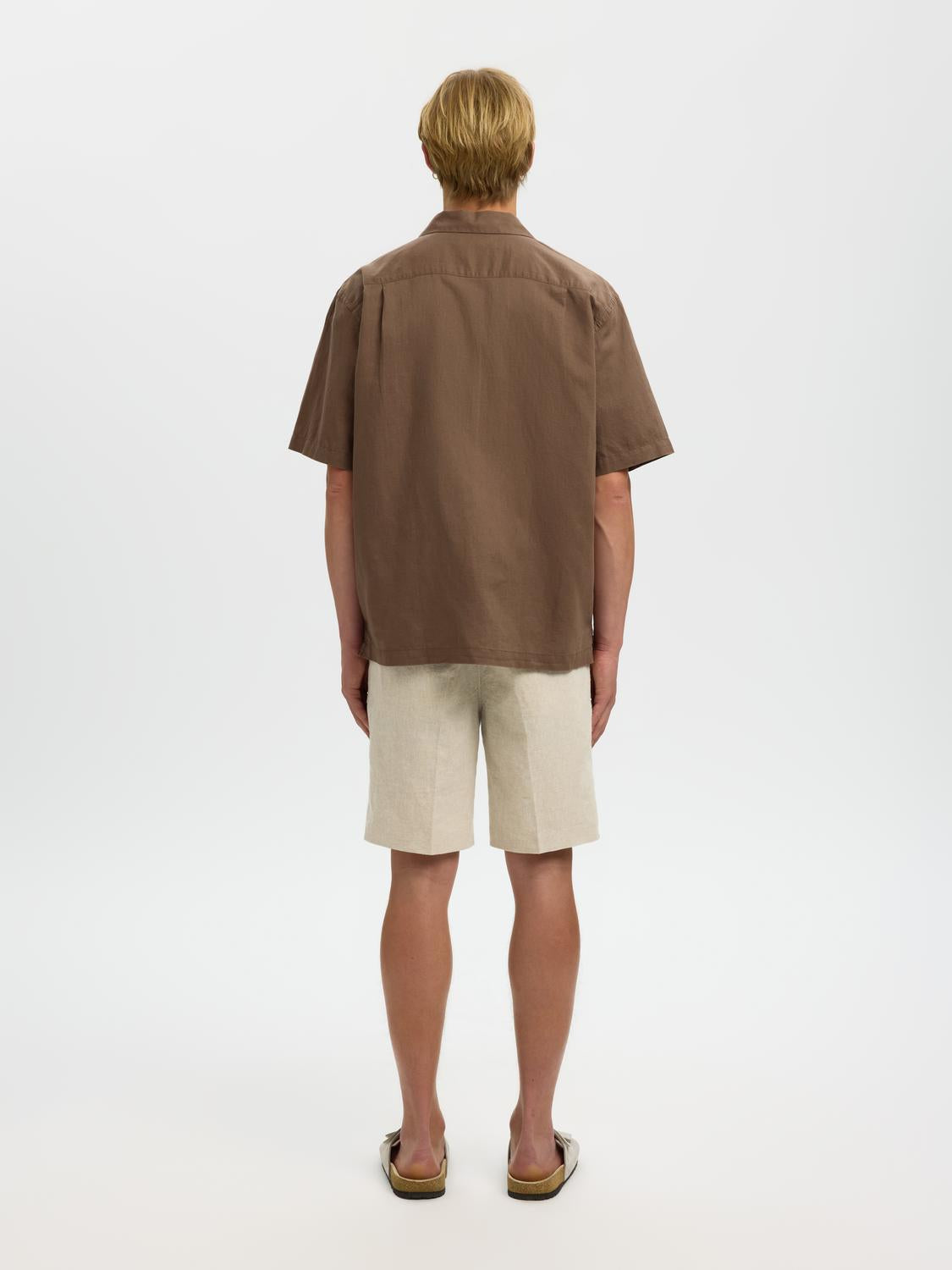 model_shot-back